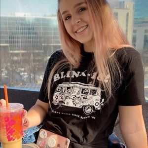 Meet your Posher, Chloe